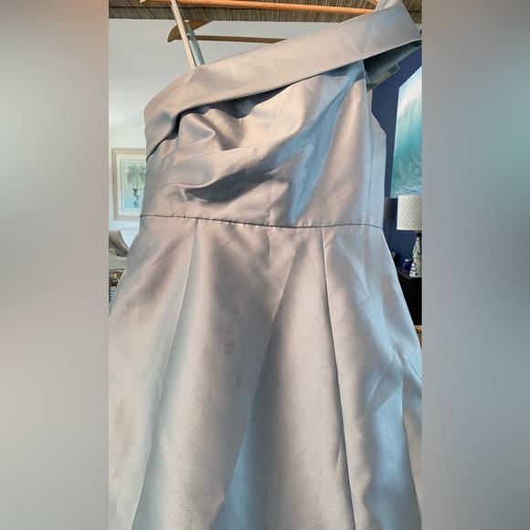 Adrianna Papell Sage 🍃Hi Lo Off Shoulder TEA LENGTH Gown w/ POCKETS - Picture 2 of 12